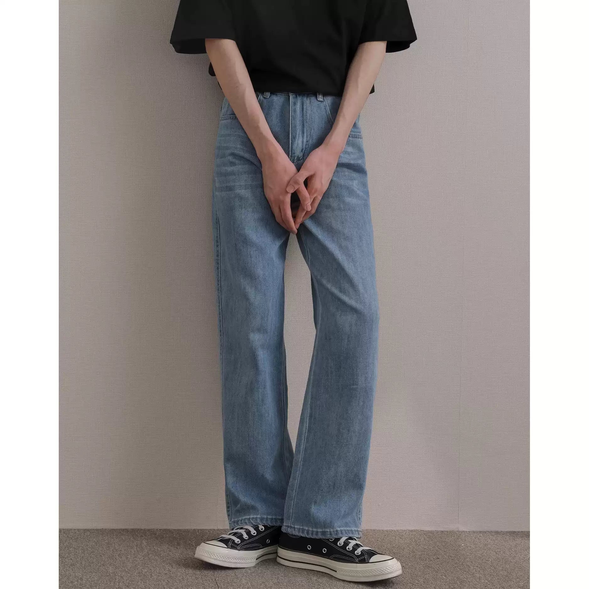 Light Wash Relaxed Denim Jeans