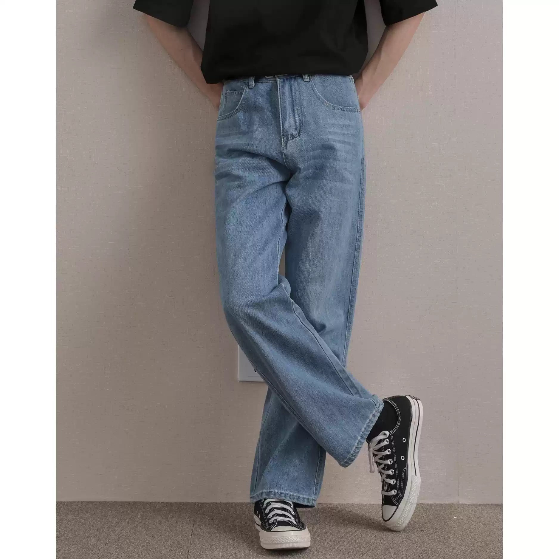 Light Wash Relaxed Denim Jeans